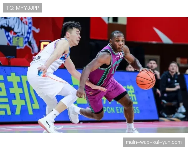 广东场均22.5次助攻联盟第二 团队进攻体系运转流畅 广东场均22.5次助攻联盟第二 团队进攻体系运转流畅